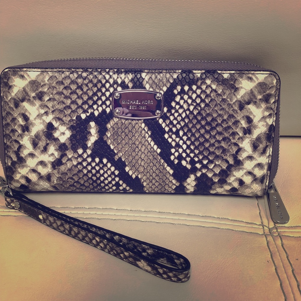 Michael Kors wristlet wallet